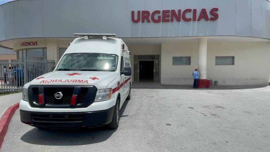 El lesionado fue atendido por paramédicos de la Cruz Roja y trasladado al Hospital General para recibir atención médica especializada.