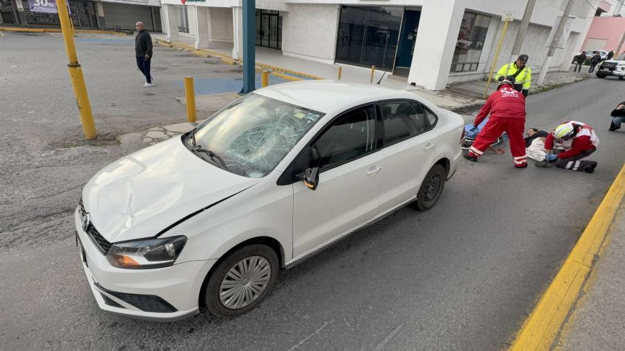 El peatón fue proyectado alrededor de 10 metros luego de ser impactado por un Volkswagen Vento.