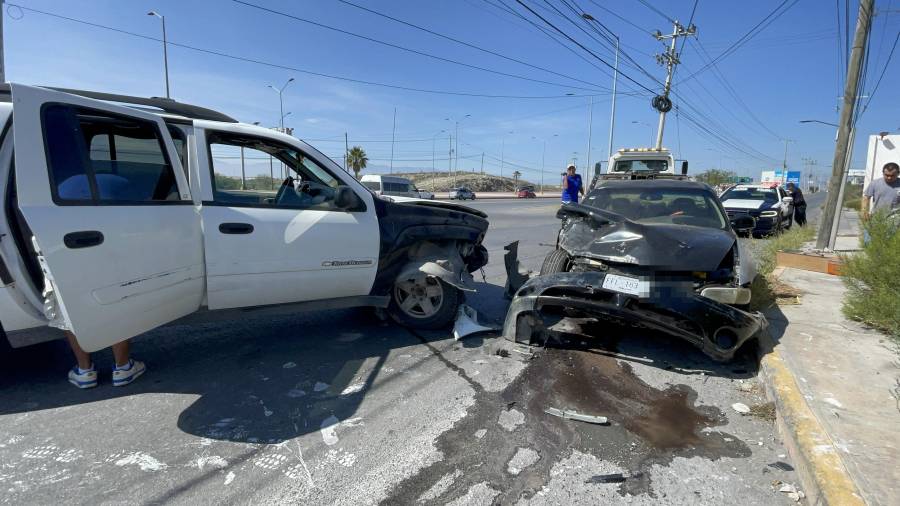El accidente ocurrió en una vía lateral del Parque Industrial Ramos Arizpe durante la mañana de este sábado.