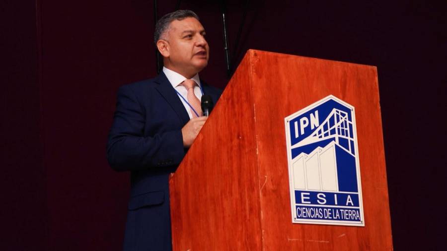 Tapia Santoyo es señalado por anomalías en contratos tanto en el IPN como en el ISSSTE, donde fungía anteriormente como tesorero.