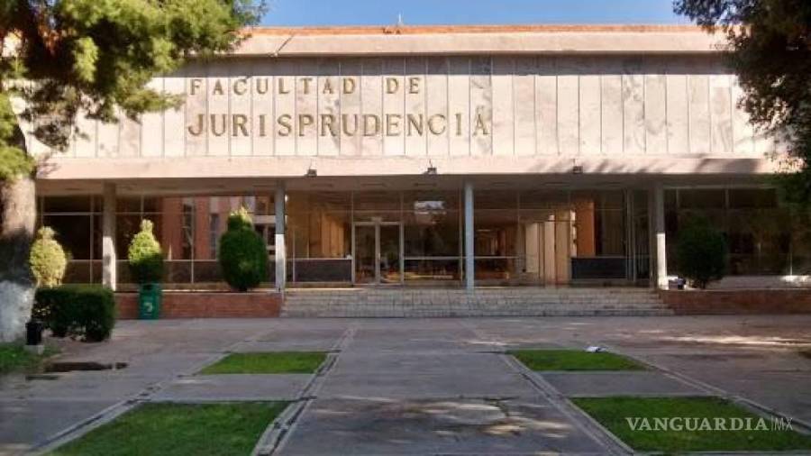 Los hechos se registraron en la escuela donde laboran y se forman quienes, en teoría, deberían ser los primeros en observar las reglas del Derecho.