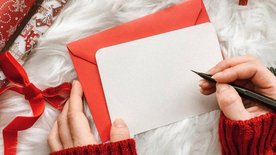 Durante las celebraciones del 24 y 25 de diciembre, los mensajes navideños se convierten en una forma cercana de expresar afecto, gratitud y reflexión a través de redes sociales y aplicaciones de mensajería.