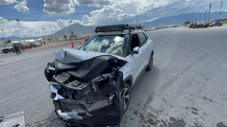 Paramédicos trasladaron al herido a una clínica particular.