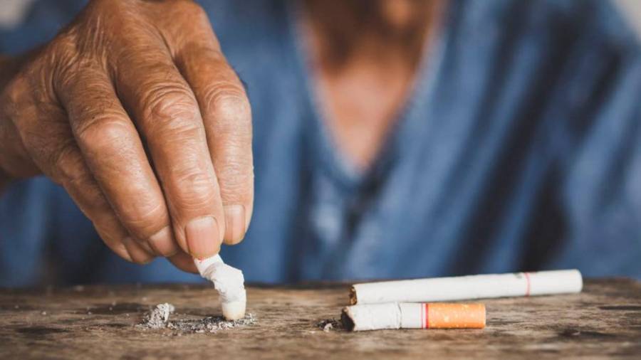 De acuerdo con el reporte preliminar, el flamazo se originó presuntamente mientras fumaba un cigarro usando oxígeno suplementario.