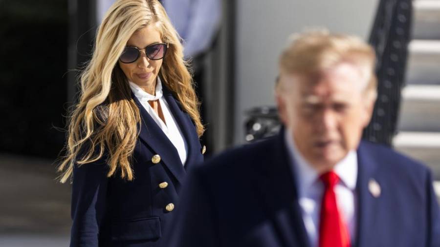 Las palabras de Trump abren la puerta a una posible salida de la portavoz apenas unos días después de asumir el cargo, en medio de las críticas a su desempeño y el escrutinio sobre sus credenciales profesionales.