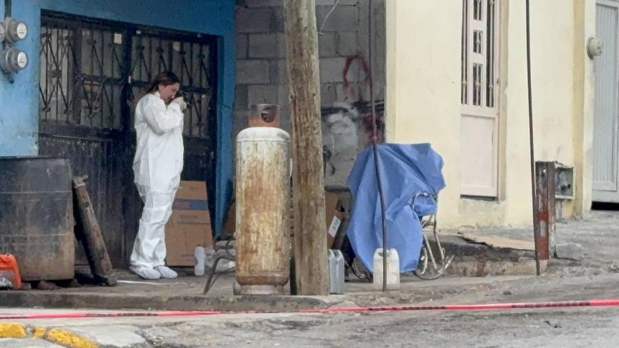 El fallecimiento ocurrió afuera de un taller de reparación de mofles y radiadores. Peritos llevaron a cabo las diligencias correspondientes