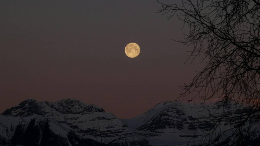 Otro nombre para la luna de nieve sería ‘microluna’