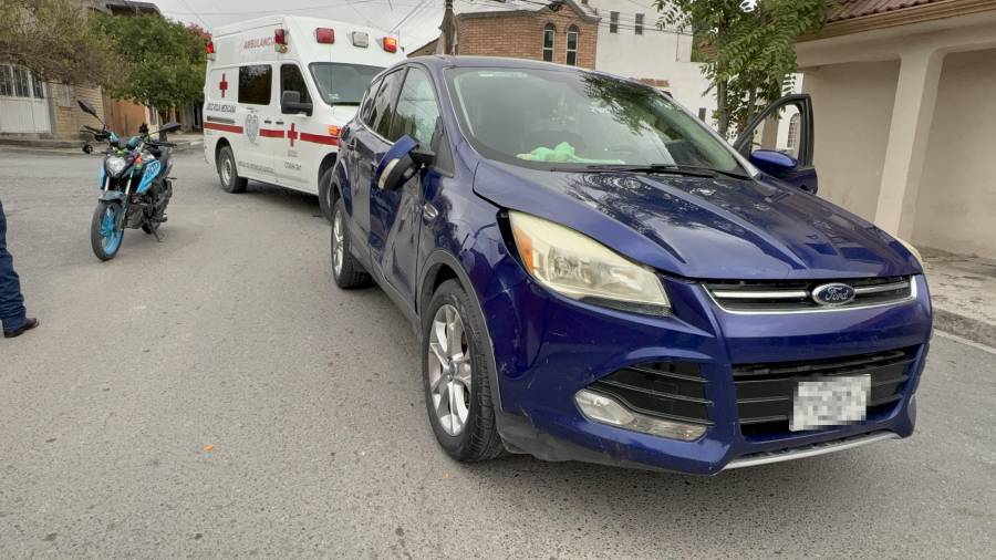 Elementos de Tránsito Municipal acudieron al lugar para tomar conocimiento del accidente.