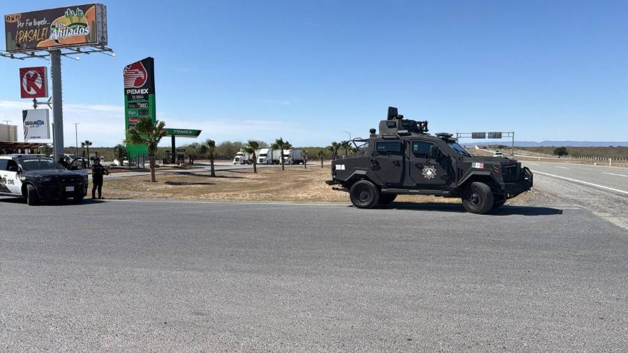 Fuerza Civil desplegó centros de mando móviles conectados al C5 en carreteras a Nuevo Laredo y Reynosa para reforzar la seguridad.