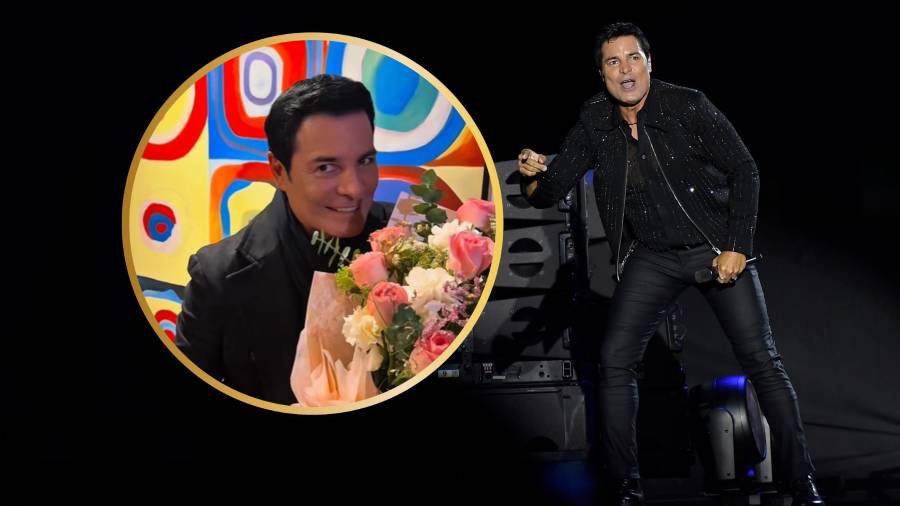Regalo. Chayanne mantiene una cercana interacción con sus fans a través de redes sociales, donde suele compartir mensajes y bromas especiales.