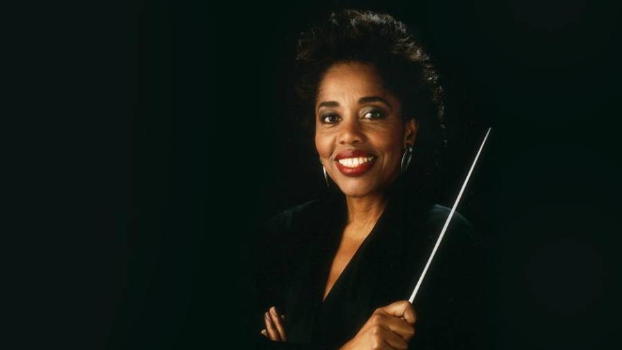 La zancada de Tania León