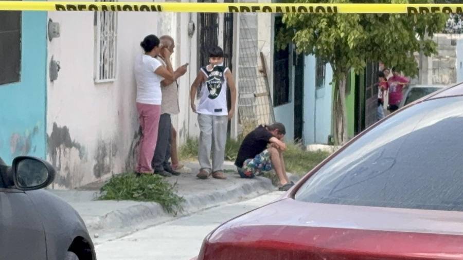 La abuela del adolescente solicitó apoyo a los servicios de emergencia tras encontrarlo inconsciente en el domicilio.