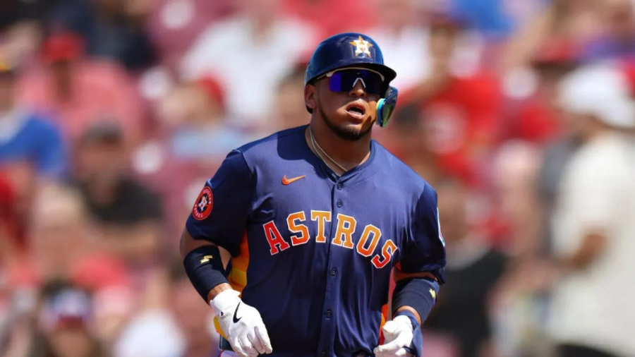 Isaac Paredes acaba de firmar un nuevo contrato con los Houston Astros, pero Pittsburgh y Boston le andan siguiendo los pasos.