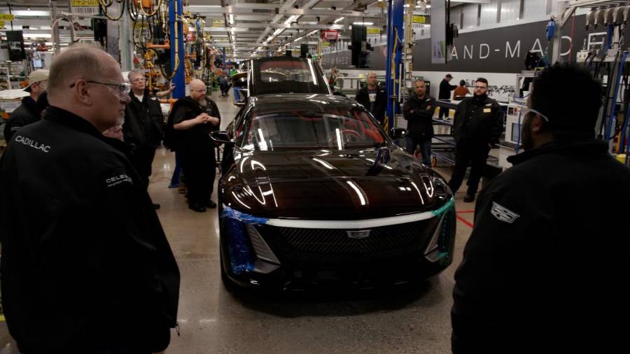 GM efectuó esta semana entre 500 y 600 despidos de trabajadores asalariados a nivel global, en gran parte en operaciones de tecnologías de la información en Texas y Michigan.