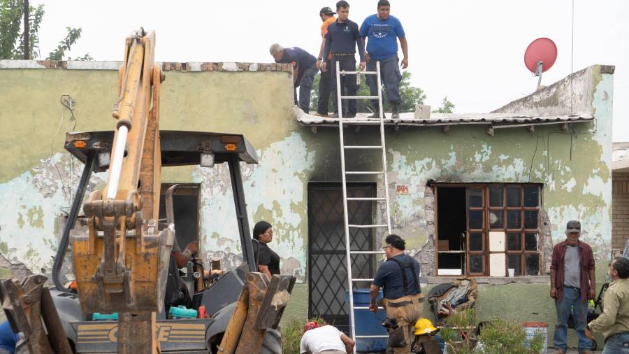Cuadrillas de Ecología e Imagen Urbana realizaron labores de limpieza y retiro de escombro. FOTO: CORTESÍA