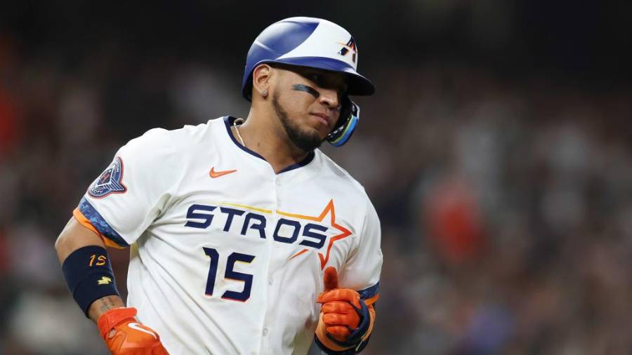 El tercera base arrancó su camino con los Astros tras descartar su participación en el Clásico Mundial de Beisbol.