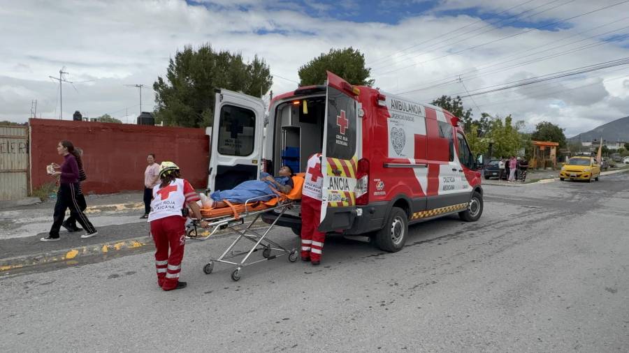 Fue subido a la ambulancia para su valoración