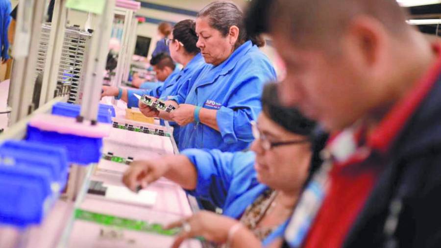 El Indicador Mensual de la Actividad Industrial por Entidad Federativa permite obtener información a corto plazo sobre las actividades del sector manufacturero.