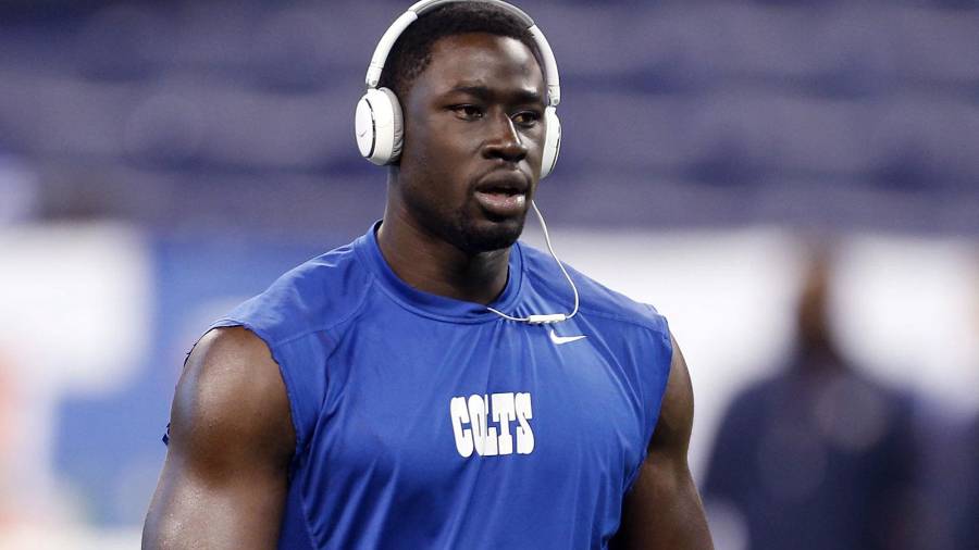 El ex integrante de los Indianapolis Colts se convirtió en el primer ex jugador de la liga expulsado del país por las autoridades migratorias.