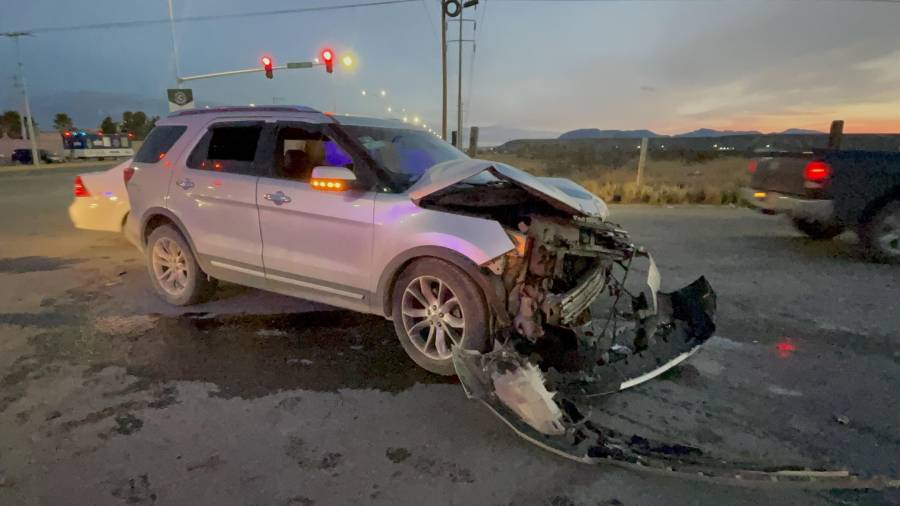Elementos de tránsito acudieron al cruce de Los Pastores y Camino al Seminario para tomar conocimiento del accidente.