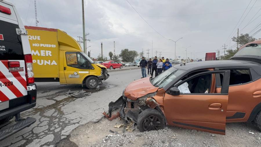 Elementos de la Guardia Nacional acudieron al lugar para tomar conocimiento del accidente y realizar las diligencias correspondientes.