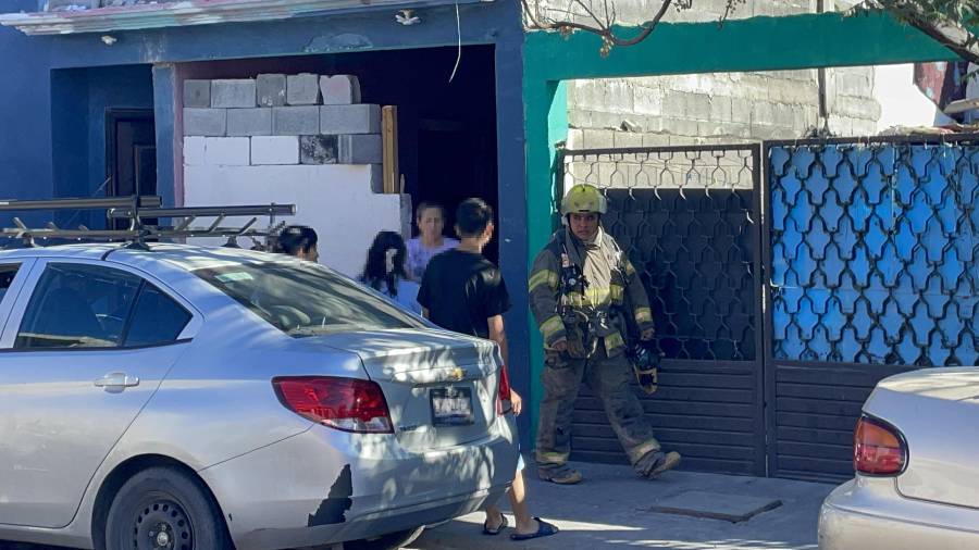 Elementos del Cuerpo de Bomberos de la estación Morelos atendieron el reporte de incendio en la colonia Zaragoza.