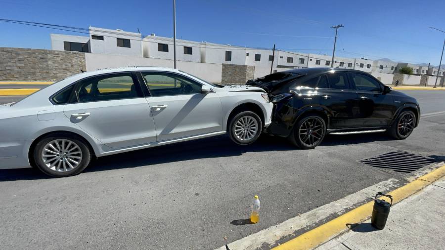 La conductora del Jetta no logró detenerse y se impactó por alcance contra la unidad que iba adelante.