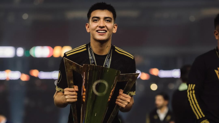 Con apenas 17 años, Mora alcanzó una cotización de 10 millones de euros, la más alta del futbol mexicano.