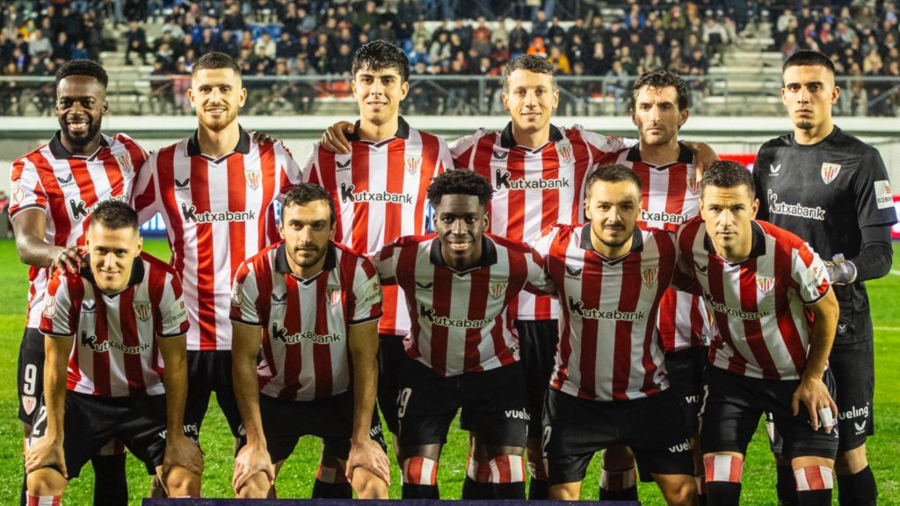 El guardameta mexicano intervino con acierto en centros y balones largos durante los 90 minutos reglamentarios.