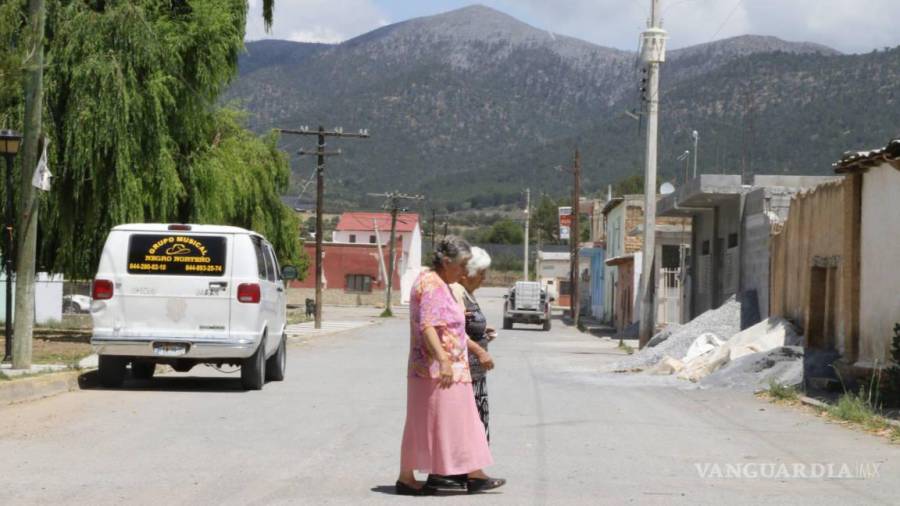 A pesar de las reparaciones momentáneas, los cortes de luz regresan rápidamente, dejando a los residentes del ejido sin servicio por días.