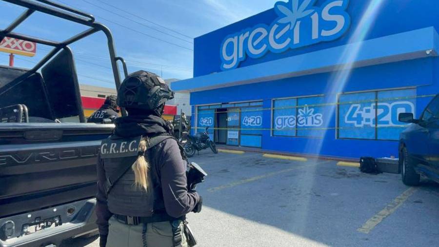 Aseguran establecimiento de venta de derivados de mariguana para revisión.