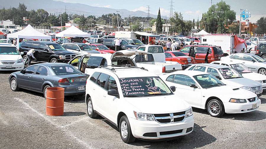 Lo que debes revisar antes de comprar un auto usado