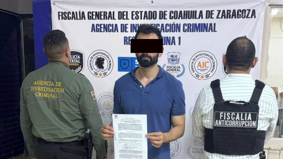 Antonio “N”, exencargado de las finanzas de Gómez Palacio, fue detenido en el Aeropuerto Internacional Francisco Sarabia de Torreón.
