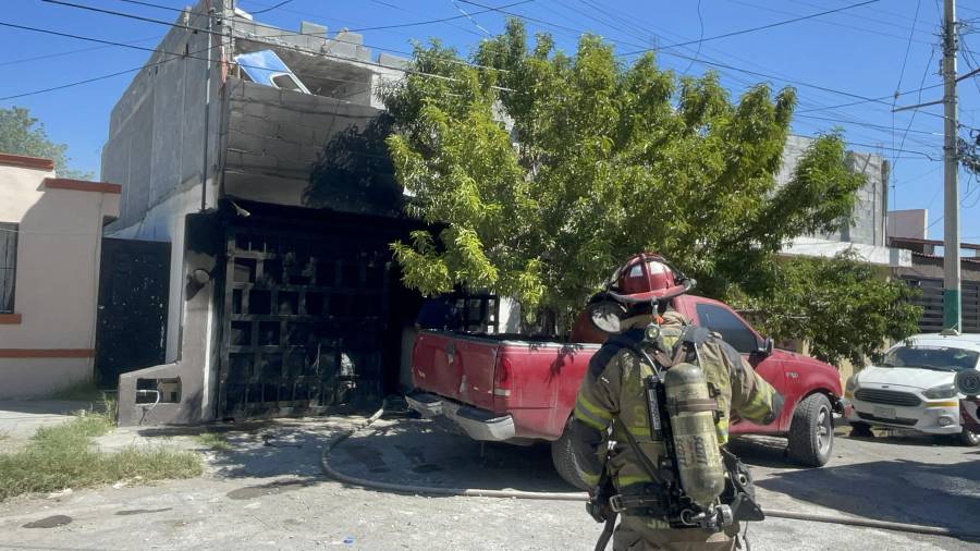 Pese a la intensidad del fuego, no se reportaron personas lesionadas ni intoxicadas.
