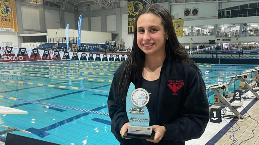 La joven nadadora sumó seis medallas entre pruebas individuales y relevos, destacando su consistencia en el Abierto Nacional de Natación Curso Corto 2025.