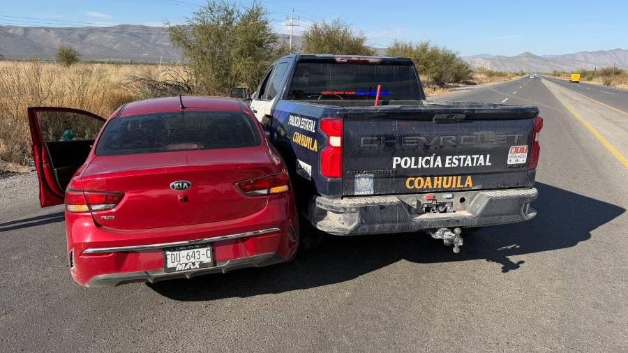 Elementos de Seguridad Pública lograron interceptar el vehículo tras una peligrosa persecución.