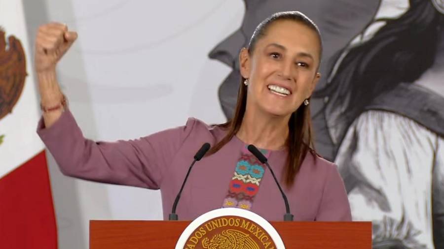 Durante su conferencia matutina, la presidenta Claudia Sheinbaum respondió a señalamientos de medios y opositores, a quienes acusó de desinformación.