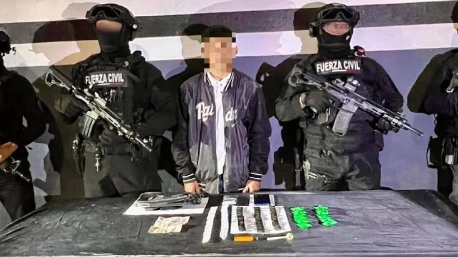 Un adolescente de 16 años fue detenido en García, Nuevo León, señalado por su presunta participación en tres ejecuciones y más de 15 delitos de alto impacto.