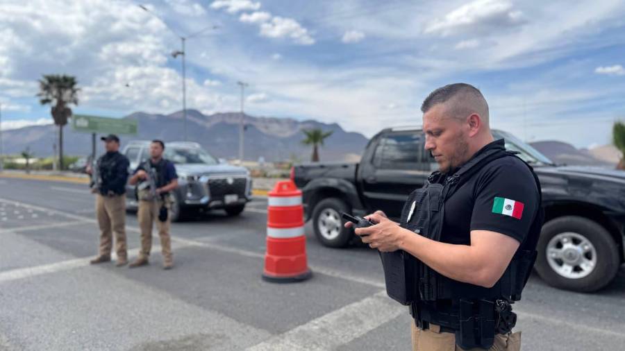 Elementos de la Policía Cibernética atienden casos vinculados a extorsiones y falsas contrataciones.