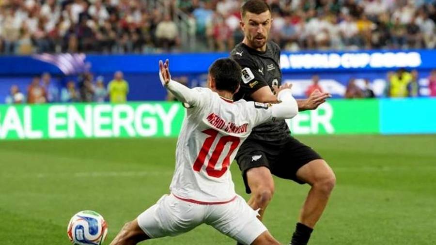 Mientras ayudó a Nueva Zelanda a rescatar un empate frente a Irán, su popularidad en Instagram continúa disparándose gracias al impulso de las redes sociales.