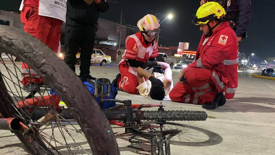 El ciclista perdió el control de la bicicleta luego de que la cadena sufriera una falla mecánica mientras circulaba cerca del periférico Luis Echeverría Álvarez.