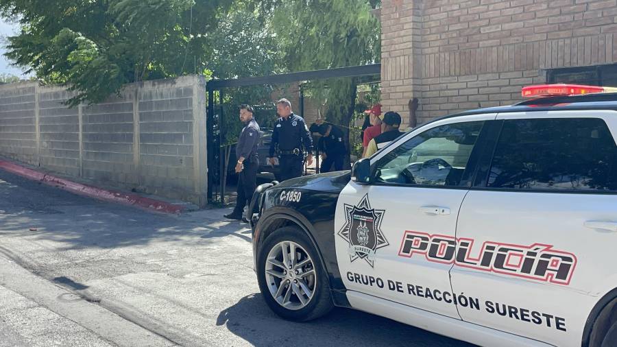 Elementos de seguridad acordonaron el domicilio ubicado en la colonia La Aurora tras el hallazgo.