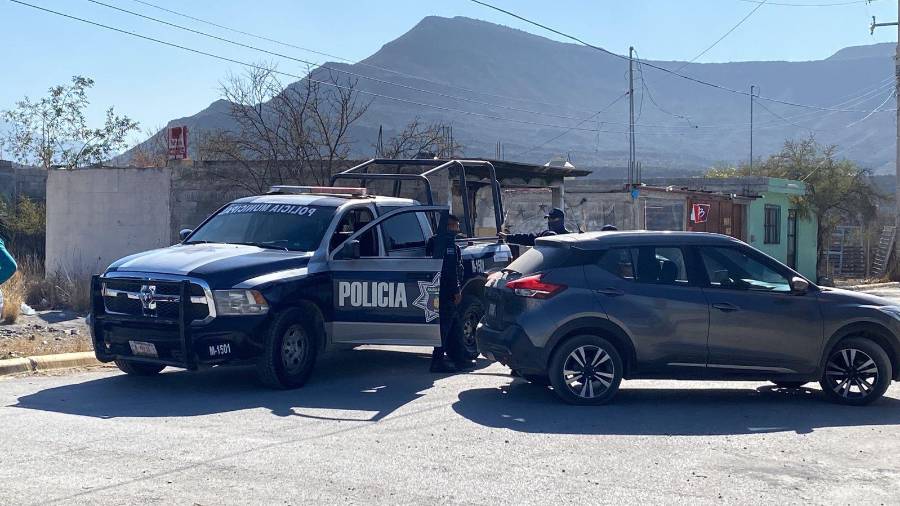 Al lugar llegaron las unidades M1501 y M1574 de la policía operativa del municipio como primeros respondientes y unos minutos después paramédicos de Cruz Roja.