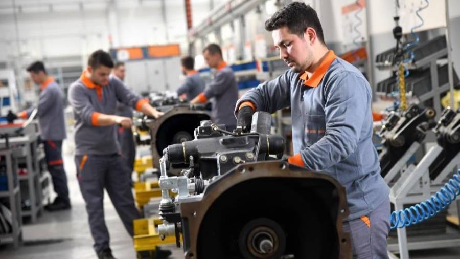 Por otro lado, los empresarios destacaron que se espera que no haya incrementos a los impuestos federales o estatales, pues la inversión podría estancarse. FOTO: