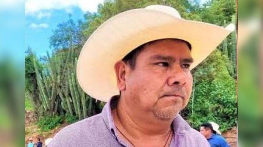 El alcalde de San Miguel Yogovana fue atacado a balazos durante un recorrido de vigilancia; la Fiscalía de Oaxaca mantiene un operativo para capturar a los responsables.