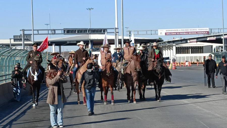 La Cabalgata Internacional “La Grande”, un evento que simboliza la hermandad entre México y Estados Unidos.