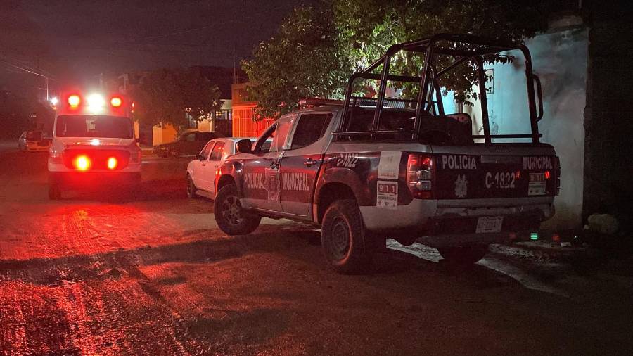 Elementos de la Policía Municipal tomaron conocimiento de la agresión y recomendaron presentar la denuncia correspondiente ante la Fiscalía General del Estado.