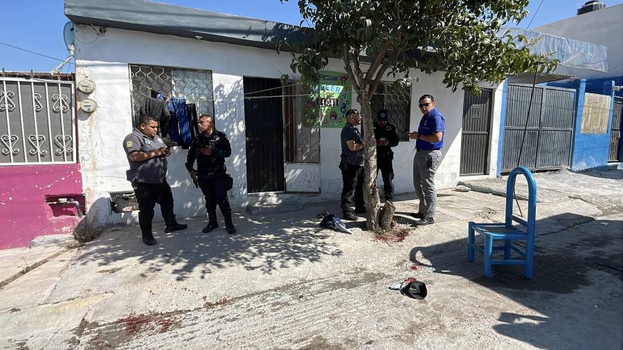 La Fiscalía revisará cámaras de vigilancia para identificar a los agresores.