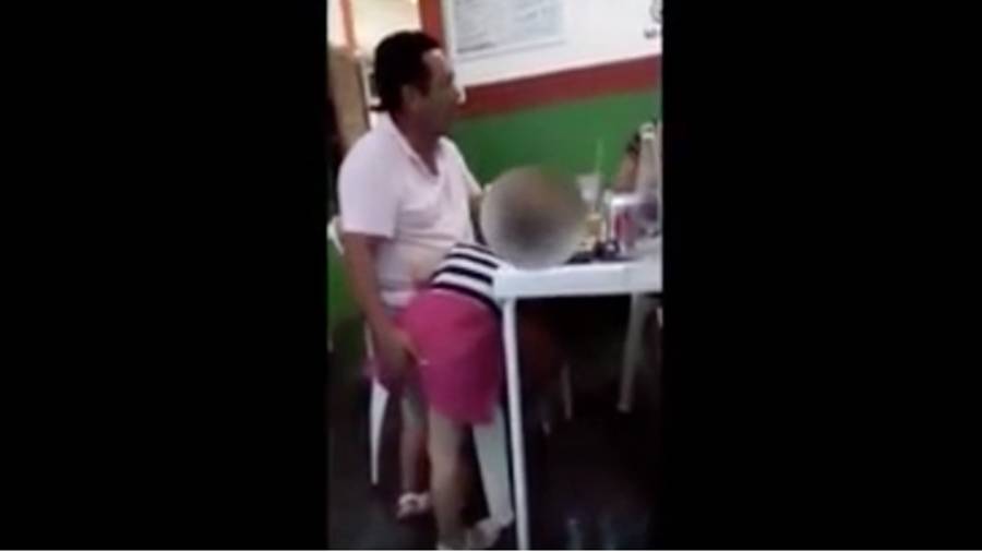Exhiben a sujeto abusando de niña en bar de Tuxtla Gutiérrez