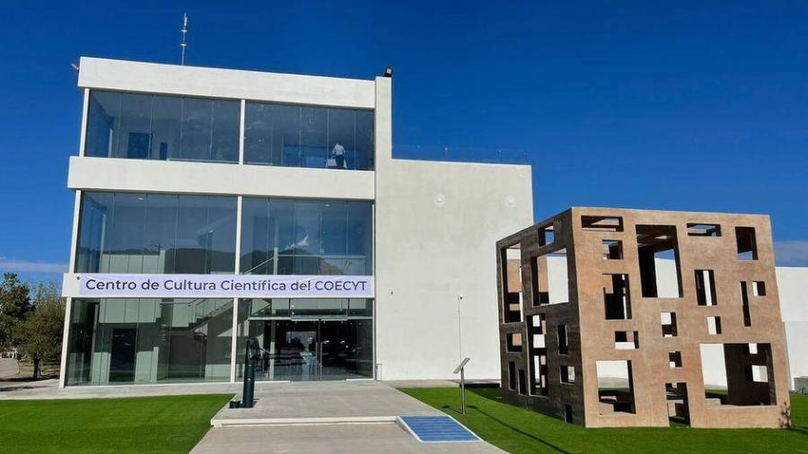 El COECyT opera cerca de 25 programas enfocados en la divulgación científica, apoyo a la investigación y formación académica.